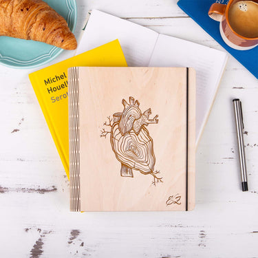 Zápisník s dřevěnými deskami - Motiv srdce