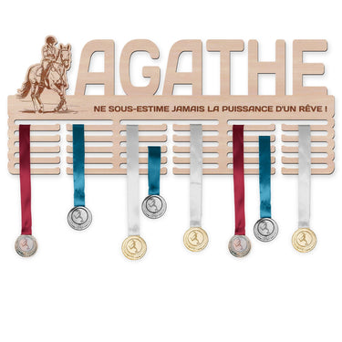 Věšák na medaile - Jezdectví, žena