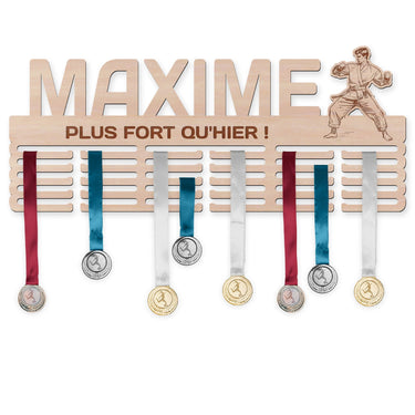 Věšák na medaile - Karate, muž