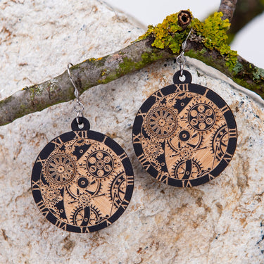 Dřevěné náušnice HOORAY Black Clockwork