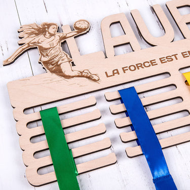 Věšák na medaile s vlastním motivem