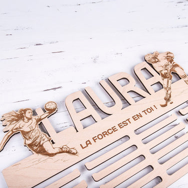 Věšák na medaile – Fotbal, žena